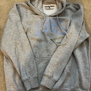 Gray Hoodie with 1989 Taylor Swift Print